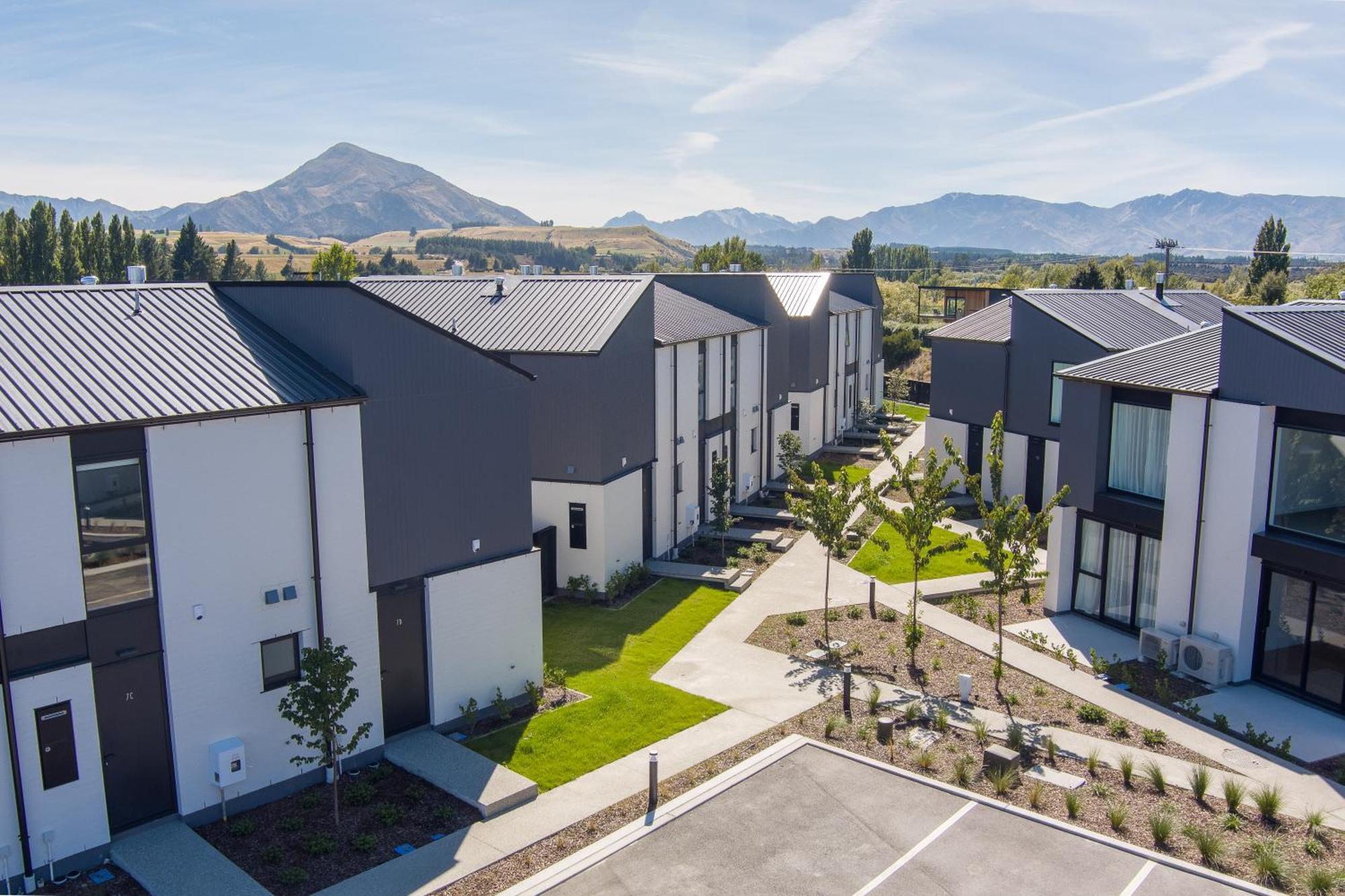 Alpine Junction Townhouse Apartments, Lodge & Hotel Wanaka Dış mekan fotoğraf