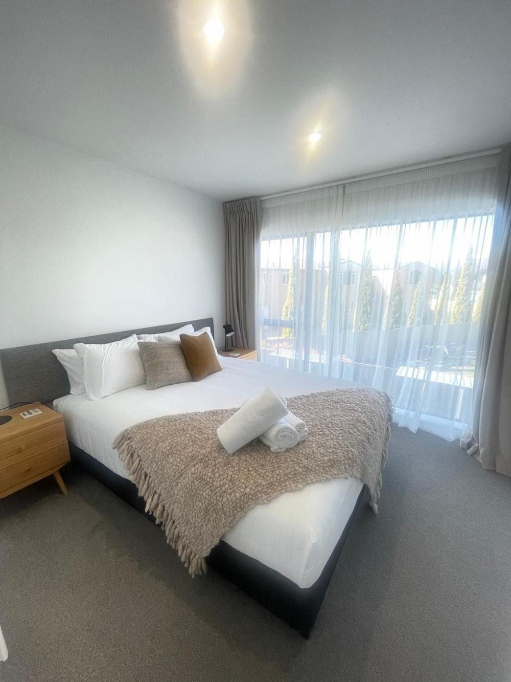 Alpine Junction Townhouse Apartments, Lodge & Hotel Wanaka Dış mekan fotoğraf