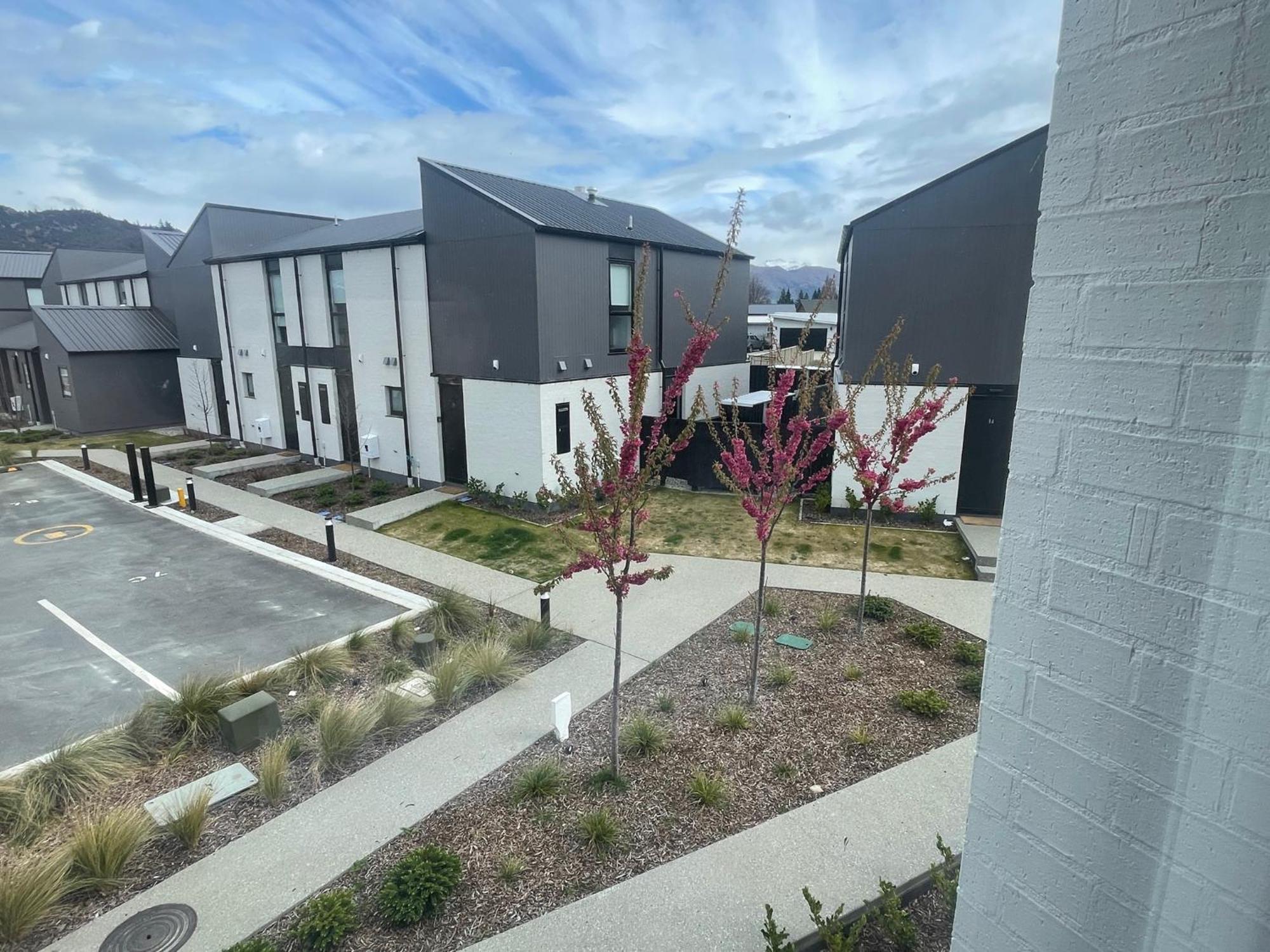 Alpine Junction Townhouse Apartments, Lodge & Hotel Wanaka Dış mekan fotoğraf